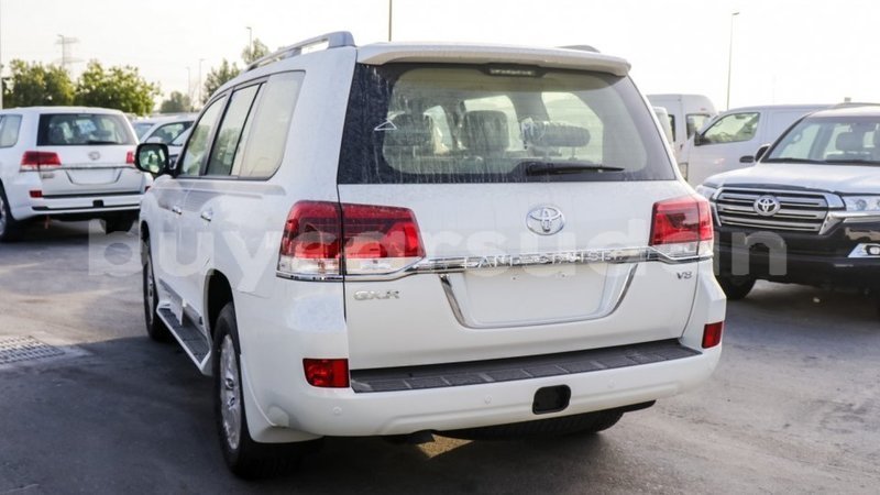 Big with watermark toyota land cruiser al jazirah state import dubai 2680