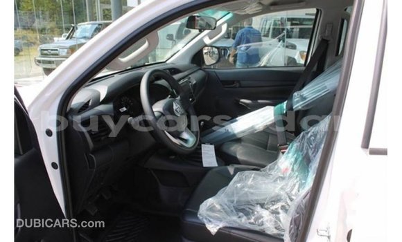 Acheter Import Voiture Toyota Hilux Blanc à Import - Dubai, État d'Al Jazirah Acheter Import Voiture Toyota Hilux Blanc à Import - Dubai, État d'Al Jazirah