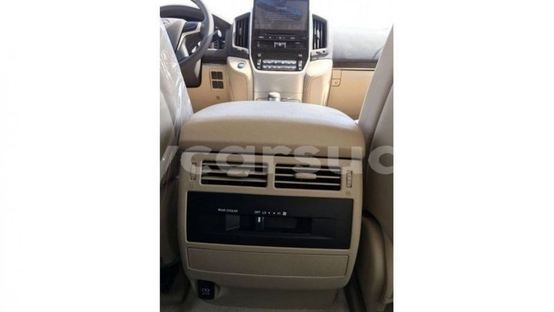 Big with watermark toyota land cruiser al jazirah state import dubai 2692