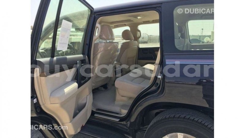Big with watermark toyota land cruiser al jazirah state import dubai 2692