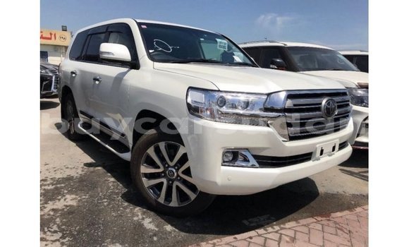 Buy Import Toyota Land Cruiser White Car in Import - Dubai in Al Jazirah State Buy Import Toyota Land Cruiser White Car in Import - Dubai in Al Jazirah State