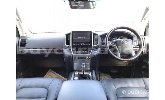 Buy Import Toyota Land Cruiser White Car in Import - Dubai in Al Jazirah State Buy Import Toyota Land Cruiser White Car in Import - Dubai in Al Jazirah State