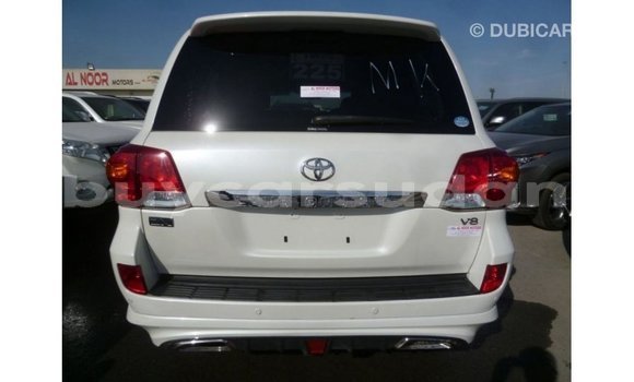 Buy Import Toyota Land Cruiser White Car in Import - Dubai in Al Jazirah State Buy Import Toyota Land Cruiser White Car in Import - Dubai in Al Jazirah State