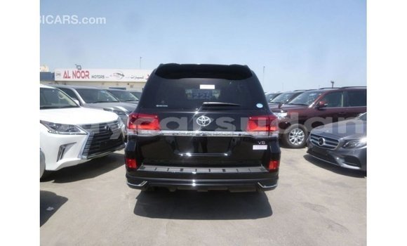 Acheter Import Voiture Toyota Land Cruiser Noir à Import - Dubai, État d'Al Jazirah Acheter Import Voiture Toyota Land Cruiser Noir à Import - Dubai, État d'Al Jazirah