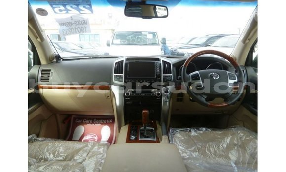 Buy Import Toyota Land Cruiser White Car in Import - Dubai in Al Jazirah State Buy Import Toyota Land Cruiser White Car in Import - Dubai in Al Jazirah State