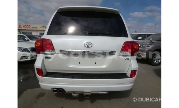 Buy Import Toyota Land Cruiser White Car in Import - Dubai in Al Jazirah State Buy Import Toyota Land Cruiser White Car in Import - Dubai in Al Jazirah State