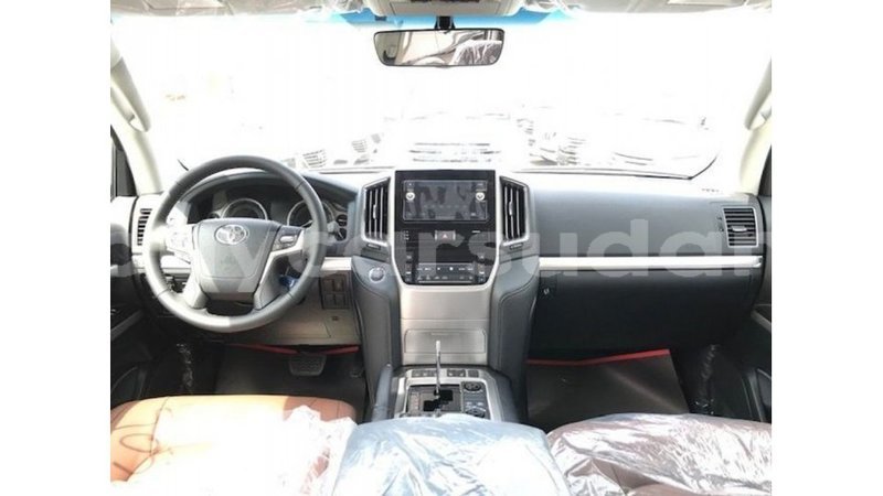 Big with watermark toyota land cruiser al jazirah state import dubai 2717