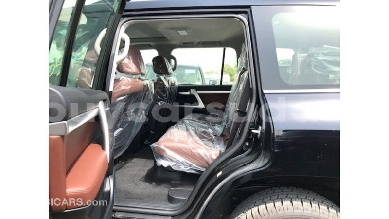 Big with watermark toyota land cruiser al jazirah state import dubai 2717