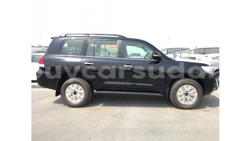 Big with watermark toyota land cruiser al jazirah state import dubai 2717