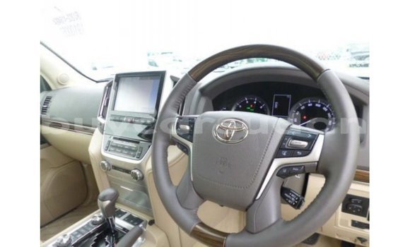 Buy Import Toyota Land Cruiser White Car in Import - Dubai in Al Jazirah State Buy Import Toyota Land Cruiser White Car in Import - Dubai in Al Jazirah State