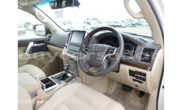 Buy Import Toyota Land Cruiser White Car in Import - Dubai in Al Jazirah State Buy Import Toyota Land Cruiser White Car in Import - Dubai in Al Jazirah State