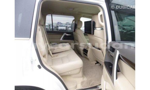 Buy Import Toyota Land Cruiser White Car in Import - Dubai in Al Jazirah State Buy Import Toyota Land Cruiser White Car in Import - Dubai in Al Jazirah State