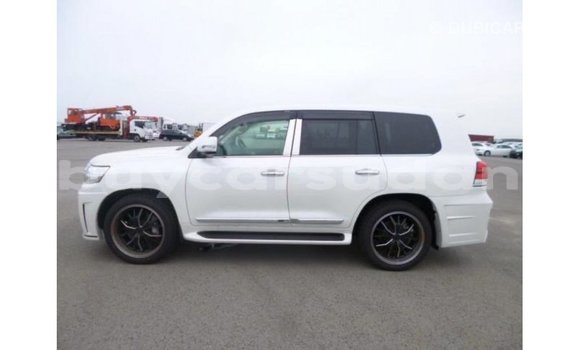 Buy Import Toyota Land Cruiser White Car in Import - Dubai in Al Jazirah State Buy Import Toyota Land Cruiser White Car in Import - Dubai in Al Jazirah State