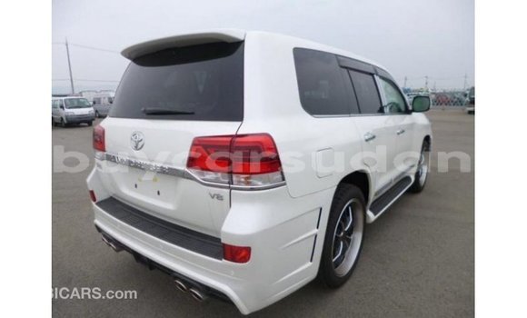 Buy Import Toyota Land Cruiser White Car in Import - Dubai in Al Jazirah State Buy Import Toyota Land Cruiser White Car in Import - Dubai in Al Jazirah State