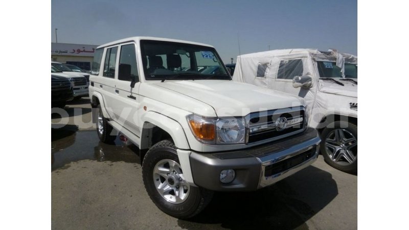 Big with watermark toyota land cruiser al jazirah state import dubai 2727