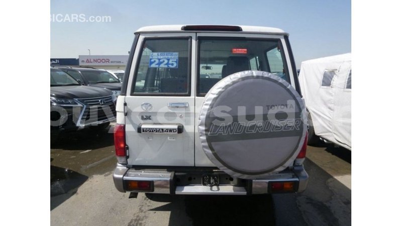 Big with watermark toyota land cruiser al jazirah state import dubai 2727