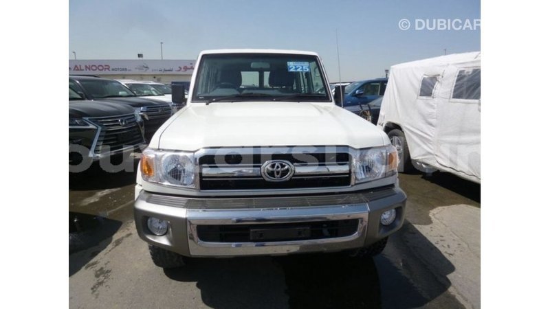 Big with watermark toyota land cruiser al jazirah state import dubai 2727