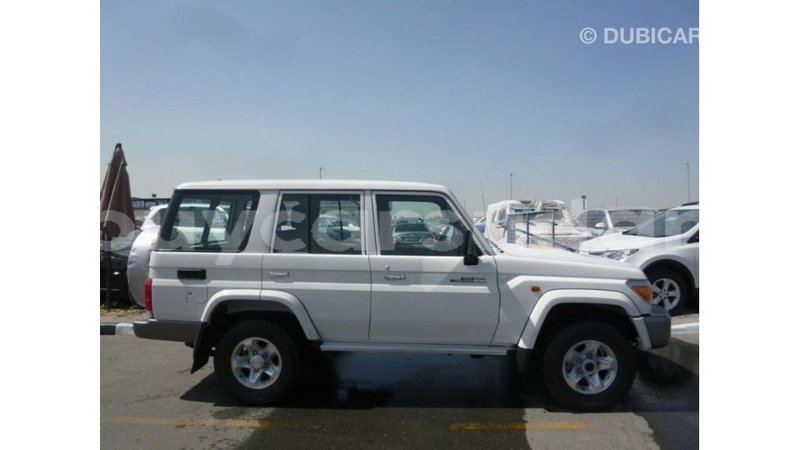 Big with watermark toyota land cruiser al jazirah state import dubai 2727