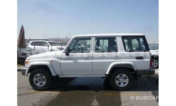 Buy Import Toyota Land Cruiser White Car in Import - Dubai in Al Jazirah State Buy Import Toyota Land Cruiser White Car in Import - Dubai in Al Jazirah State