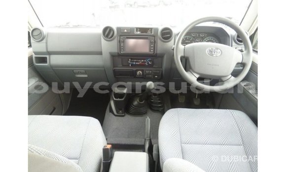 Buy Import Toyota Land Cruiser White Car in Import - Dubai in Al Jazirah State Buy Import Toyota Land Cruiser White Car in Import - Dubai in Al Jazirah State