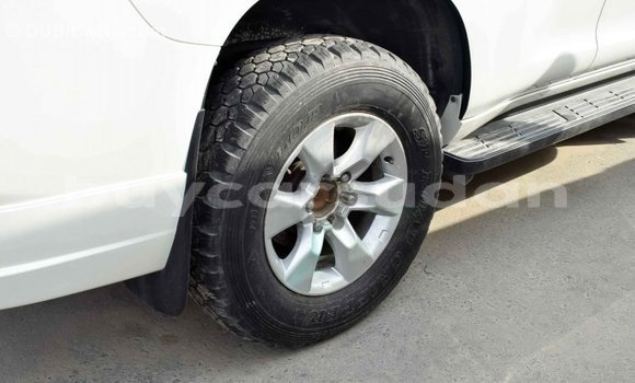 Acheter Import Voiture Toyota Prado Blanc à Import - Dubai, État d'Al Jazirah Acheter Import Voiture Toyota Prado Blanc à Import - Dubai, État d'Al Jazirah
