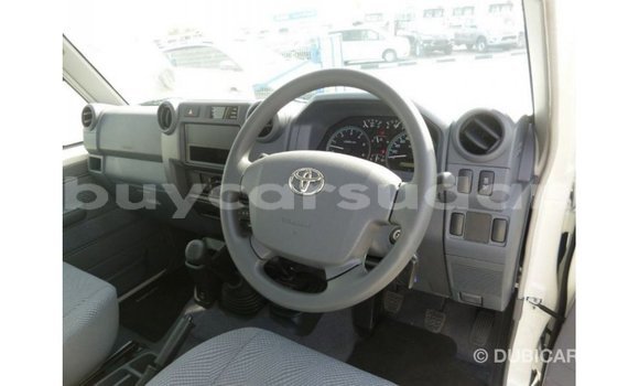 Buy Import Toyota Land Cruiser White Car in Import - Dubai in Al Jazirah State Buy Import Toyota Land Cruiser White Car in Import - Dubai in Al Jazirah State