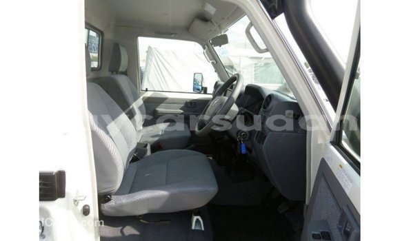 Buy Import Toyota Land Cruiser White Car in Import - Dubai in Al Jazirah State Buy Import Toyota Land Cruiser White Car in Import - Dubai in Al Jazirah State