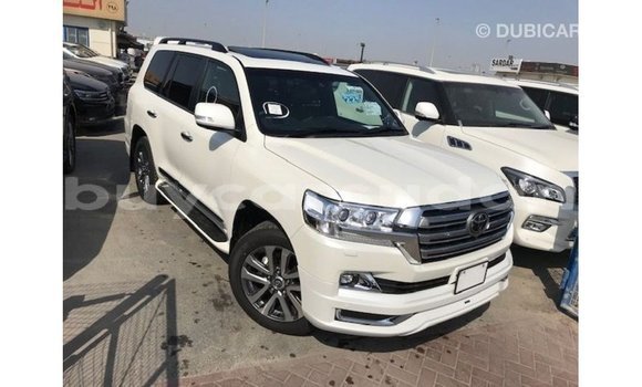Buy Import Toyota Land Cruiser White Car in Import - Dubai in Al Jazirah State Buy Import Toyota Land Cruiser White Car in Import - Dubai in Al Jazirah State