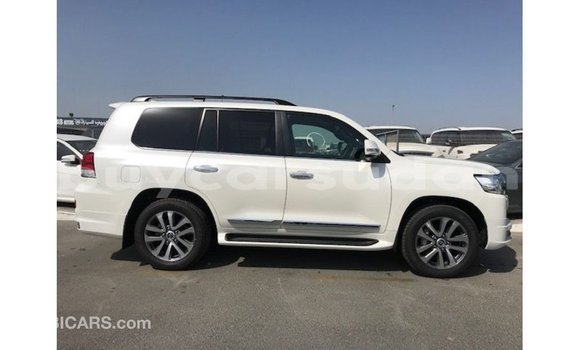 Buy Import Toyota Land Cruiser White Car in Import - Dubai in Al Jazirah State Buy Import Toyota Land Cruiser White Car in Import - Dubai in Al Jazirah State