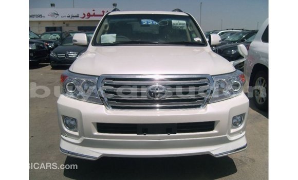 Buy Import Toyota Land Cruiser White Car in Import - Dubai in Al Jazirah State Buy Import Toyota Land Cruiser White Car in Import - Dubai in Al Jazirah State
