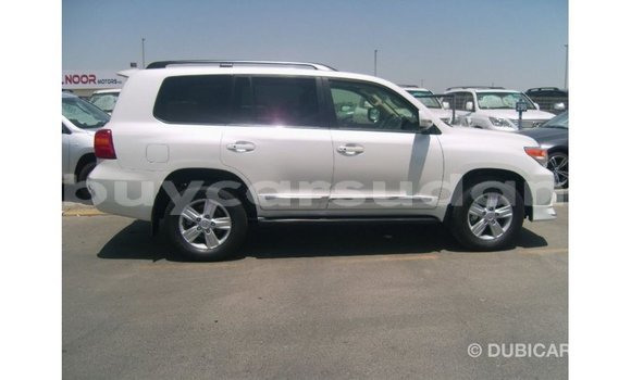 Buy Import Toyota Land Cruiser White Car in Import - Dubai in Al Jazirah State Buy Import Toyota Land Cruiser White Car in Import - Dubai in Al Jazirah State