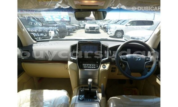 Buy Import Toyota Land Cruiser White Car in Import - Dubai in Al Jazirah State Buy Import Toyota Land Cruiser White Car in Import - Dubai in Al Jazirah State