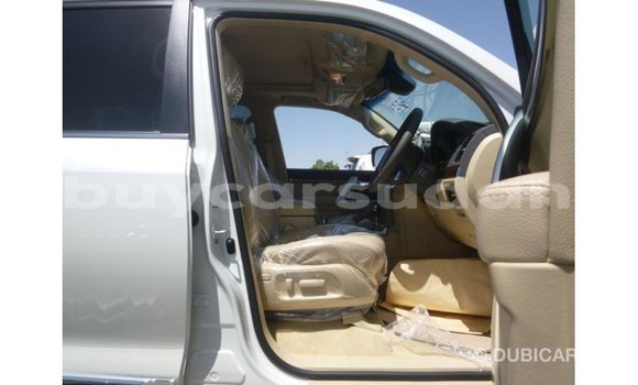 Buy Import Toyota Land Cruiser White Car in Import - Dubai in Al Jazirah State Buy Import Toyota Land Cruiser White Car in Import - Dubai in Al Jazirah State