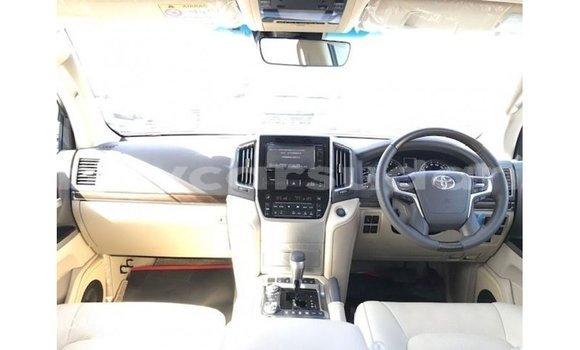 Buy Import Toyota Land Cruiser White Car in Import - Dubai in Al Jazirah State Buy Import Toyota Land Cruiser White Car in Import - Dubai in Al Jazirah State