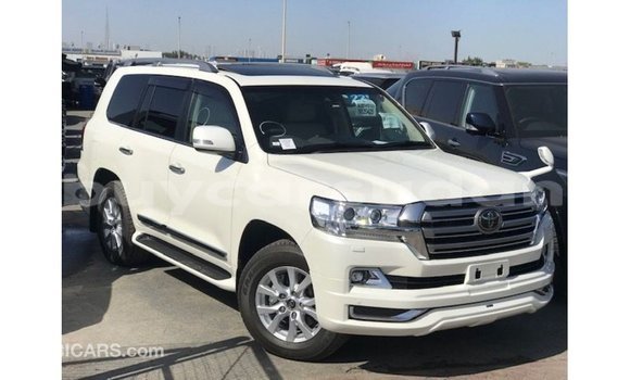 Buy Import Toyota Land Cruiser White Car in Import - Dubai in Al Jazirah State Buy Import Toyota Land Cruiser White Car in Import - Dubai in Al Jazirah State