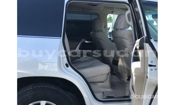 Buy Import Toyota Land Cruiser White Car in Import - Dubai in Al Jazirah State Buy Import Toyota Land Cruiser White Car in Import - Dubai in Al Jazirah State
