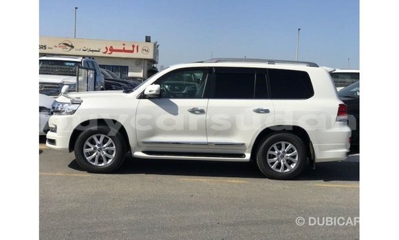 Buy Import Toyota Land Cruiser White Car in Import - Dubai in Al Jazirah State Buy Import Toyota Land Cruiser White Car in Import - Dubai in Al Jazirah State