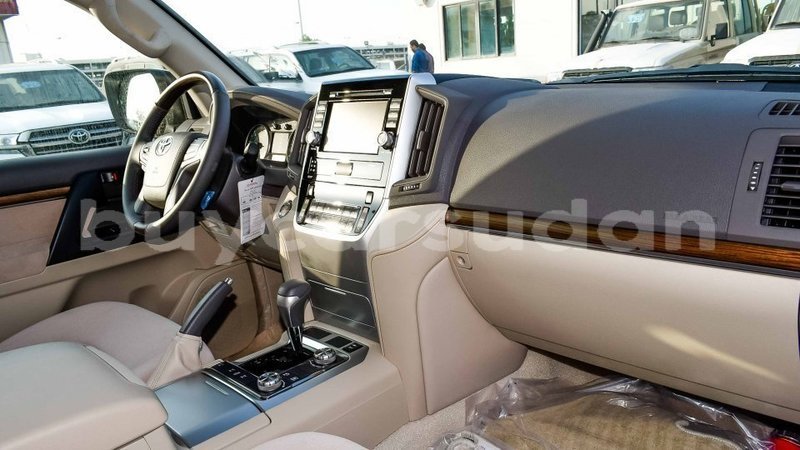 Big with watermark toyota land cruiser al jazirah state import dubai 2776