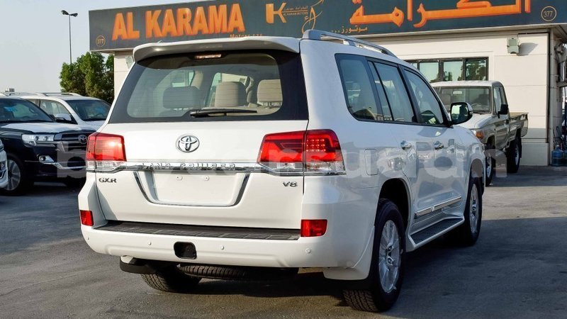 Big with watermark toyota land cruiser al jazirah state import dubai 2776