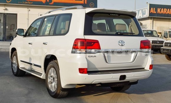 Buy Import Toyota Land Cruiser White Car in Import - Dubai in Al Jazirah State Buy Import Toyota Land Cruiser White Car in Import - Dubai in Al Jazirah State