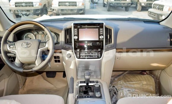Buy Import Toyota Land Cruiser White Car in Import - Dubai in Al Jazirah State Buy Import Toyota Land Cruiser White Car in Import - Dubai in Al Jazirah State