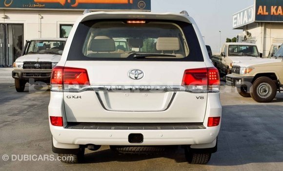 Buy Import Toyota Land Cruiser White Car in Import - Dubai in Al Jazirah State Buy Import Toyota Land Cruiser White Car in Import - Dubai in Al Jazirah State