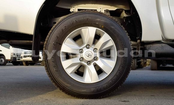 Buy Import Toyota Hilux White Car in Import - Dubai in Al Jazirah State Buy Import Toyota Hilux White Car in Import - Dubai in Al Jazirah State