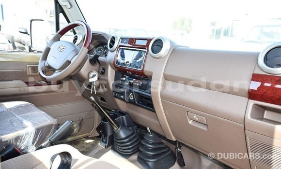 Buy Import Toyota Land Cruiser Beige Car in Import - Dubai in Al Jazirah State Buy Import Toyota Land Cruiser Beige Car in Import - Dubai in Al Jazirah State