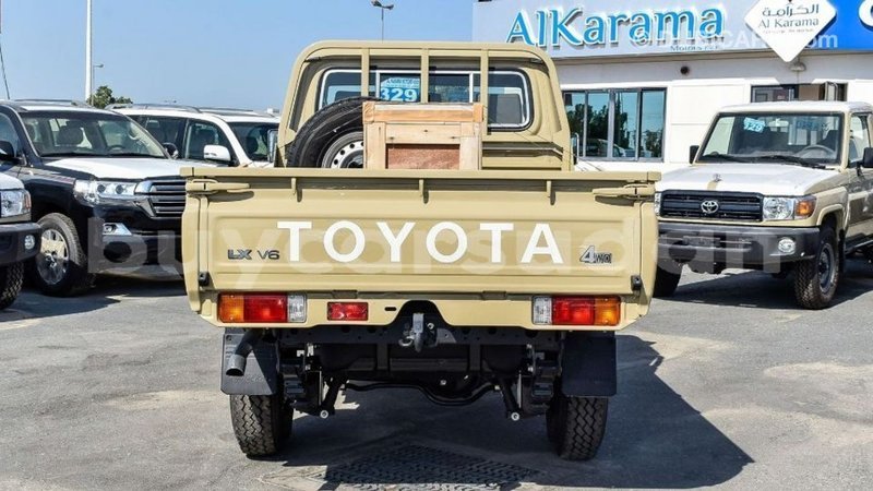 Big with watermark toyota land cruiser al jazirah state import dubai 2784
