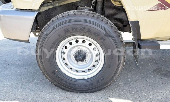 Buy Import Toyota Land Cruiser Beige Car in Import - Dubai in Al Jazirah State Buy Import Toyota Land Cruiser Beige Car in Import - Dubai in Al Jazirah State