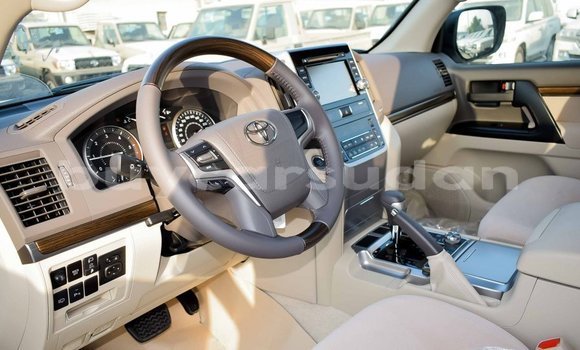 Buy Import Toyota Land Cruiser White Car in Import - Dubai in Al Jazirah State Buy Import Toyota Land Cruiser White Car in Import - Dubai in Al Jazirah State