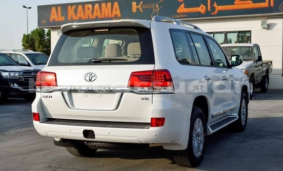 Buy Import Toyota Land Cruiser White Car in Import - Dubai in Al Jazirah State Buy Import Toyota Land Cruiser White Car in Import - Dubai in Al Jazirah State