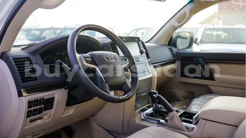 Big with watermark toyota land cruiser al jazirah state import dubai 2790