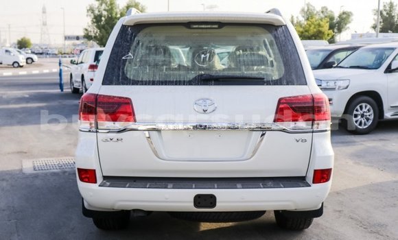 Buy Import Toyota Land Cruiser White Car in Import - Dubai in Al Jazirah State Buy Import Toyota Land Cruiser White Car in Import - Dubai in Al Jazirah State